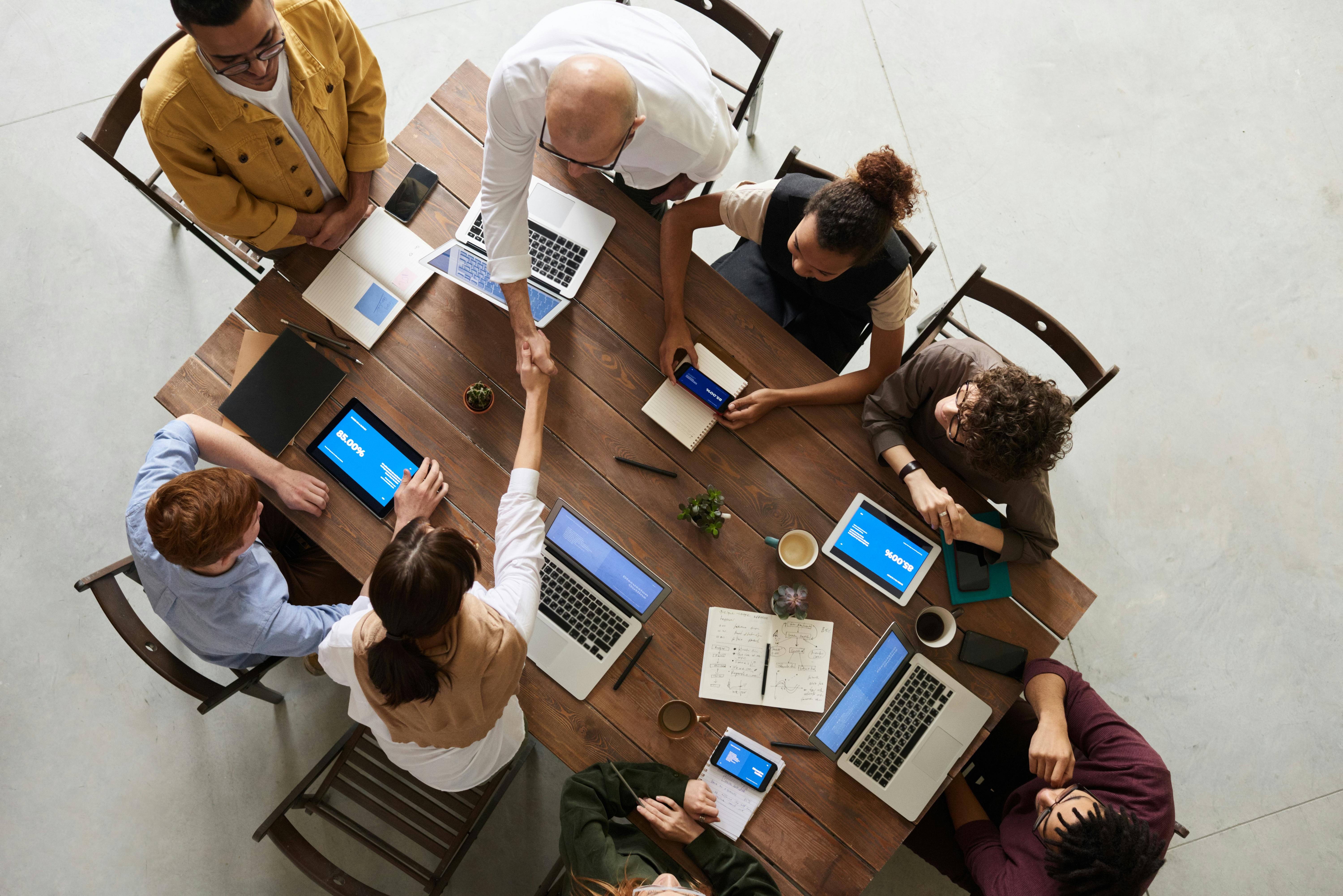 8 pontos para entender NR 01 e fatores psicossociais relacionados ao trabalho.